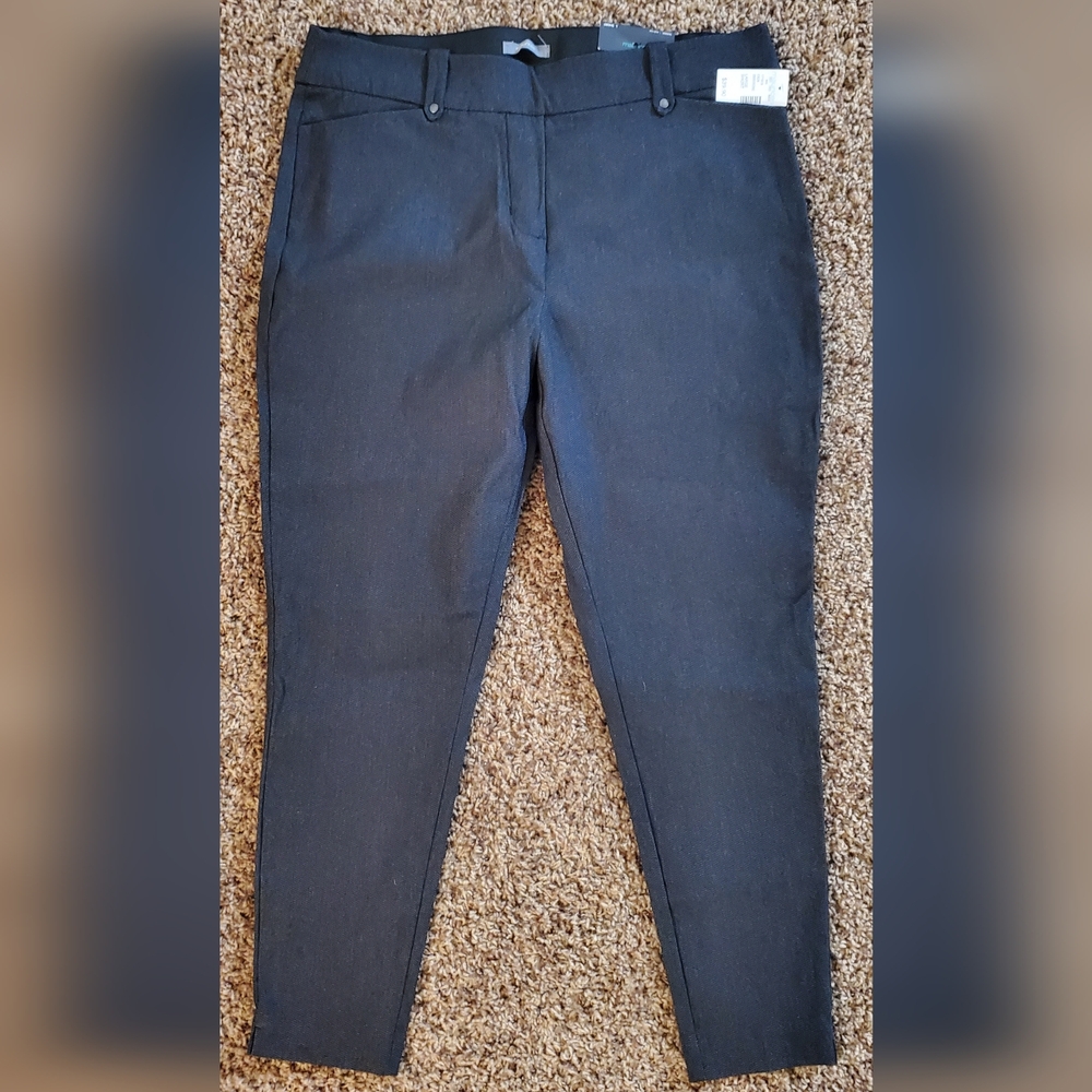 Brand new, Maurices Bengaline skinny dress/work pant, size Large short